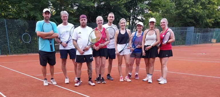 Tenniscamps im Juli und August für Erwachsene